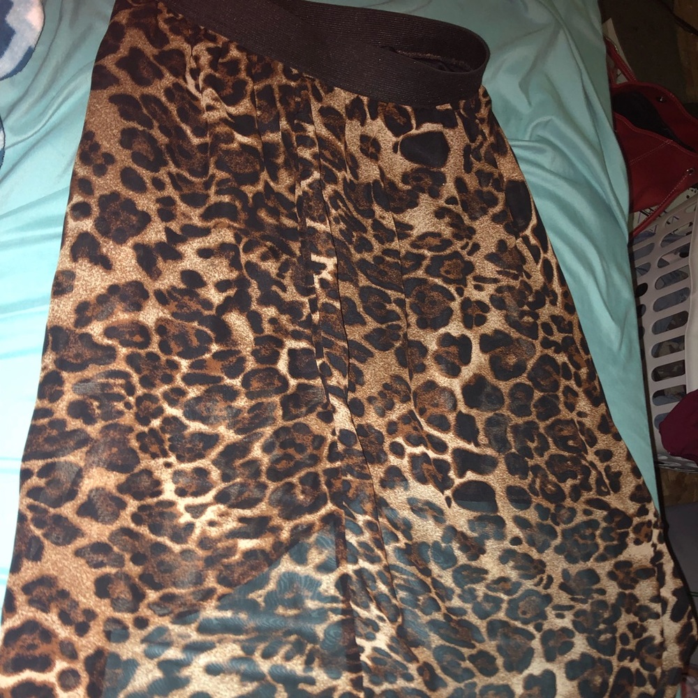 Wet seal skirt